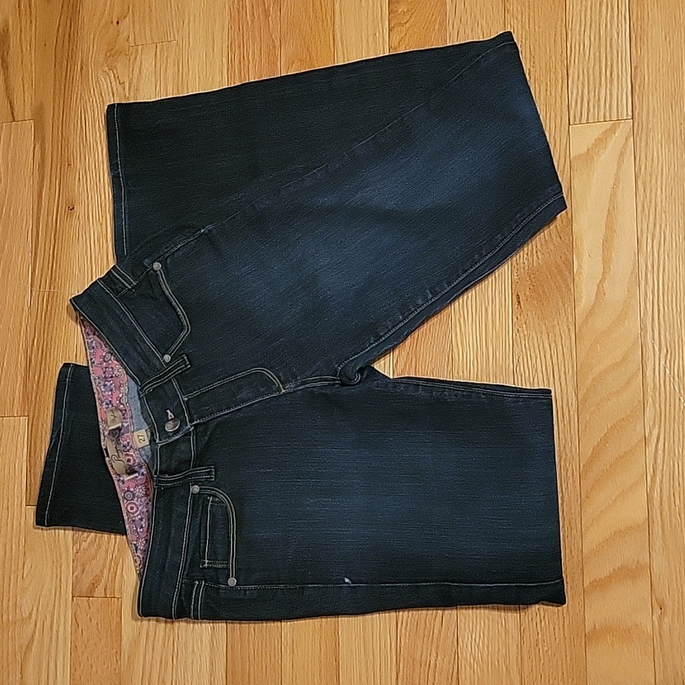 Paige Jeans Skyline 26? - Picture 2 of 13